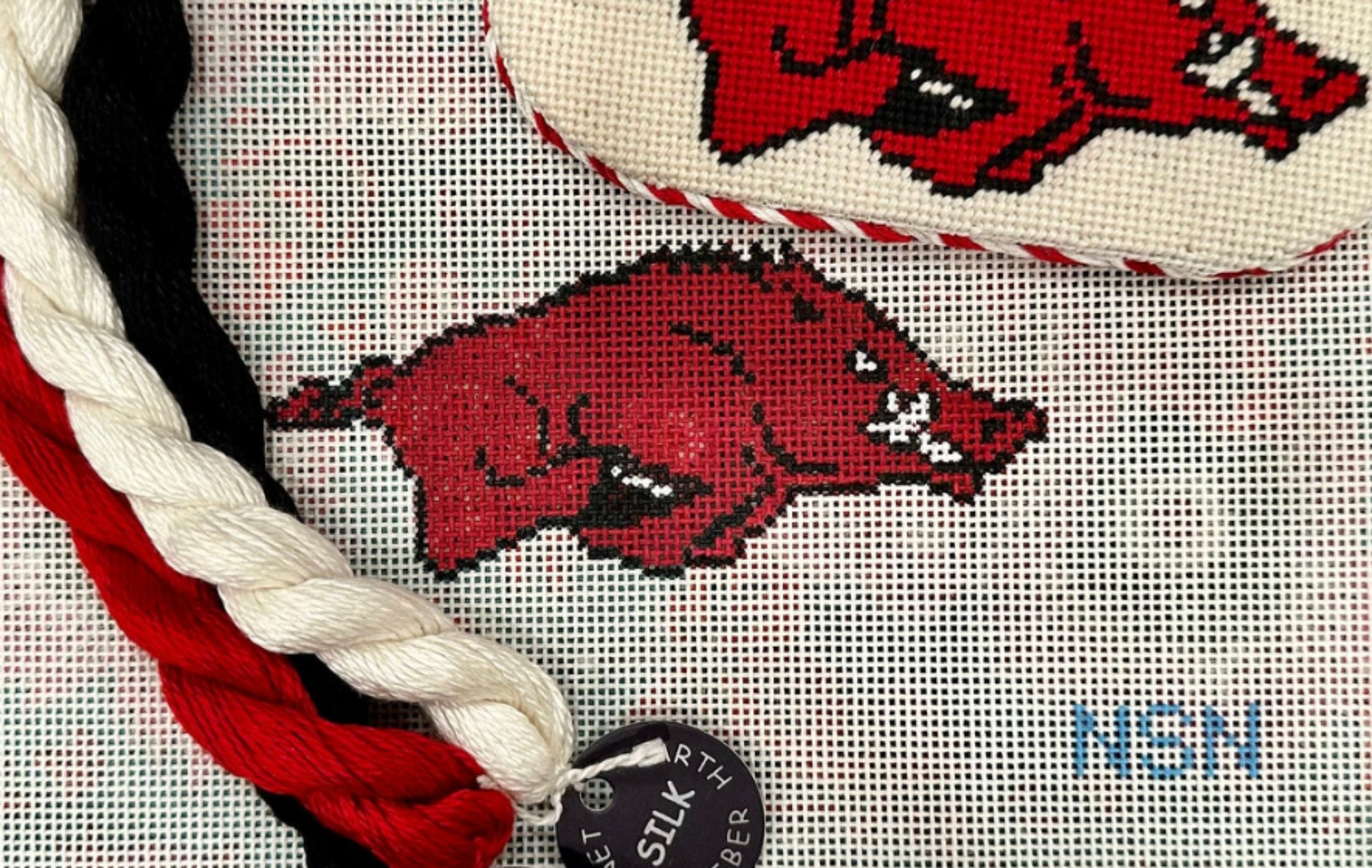 Side Facing Razorback 13-Fancy Stitch